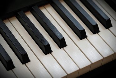 Essential Accessories for Your Electric Guitar